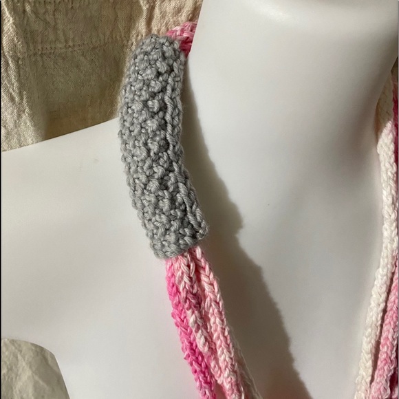 Host Pick 🎉🎊🎈Boho Pink, White & Gray Knitted Rope Necklace - NWT - Picture 5 of 8